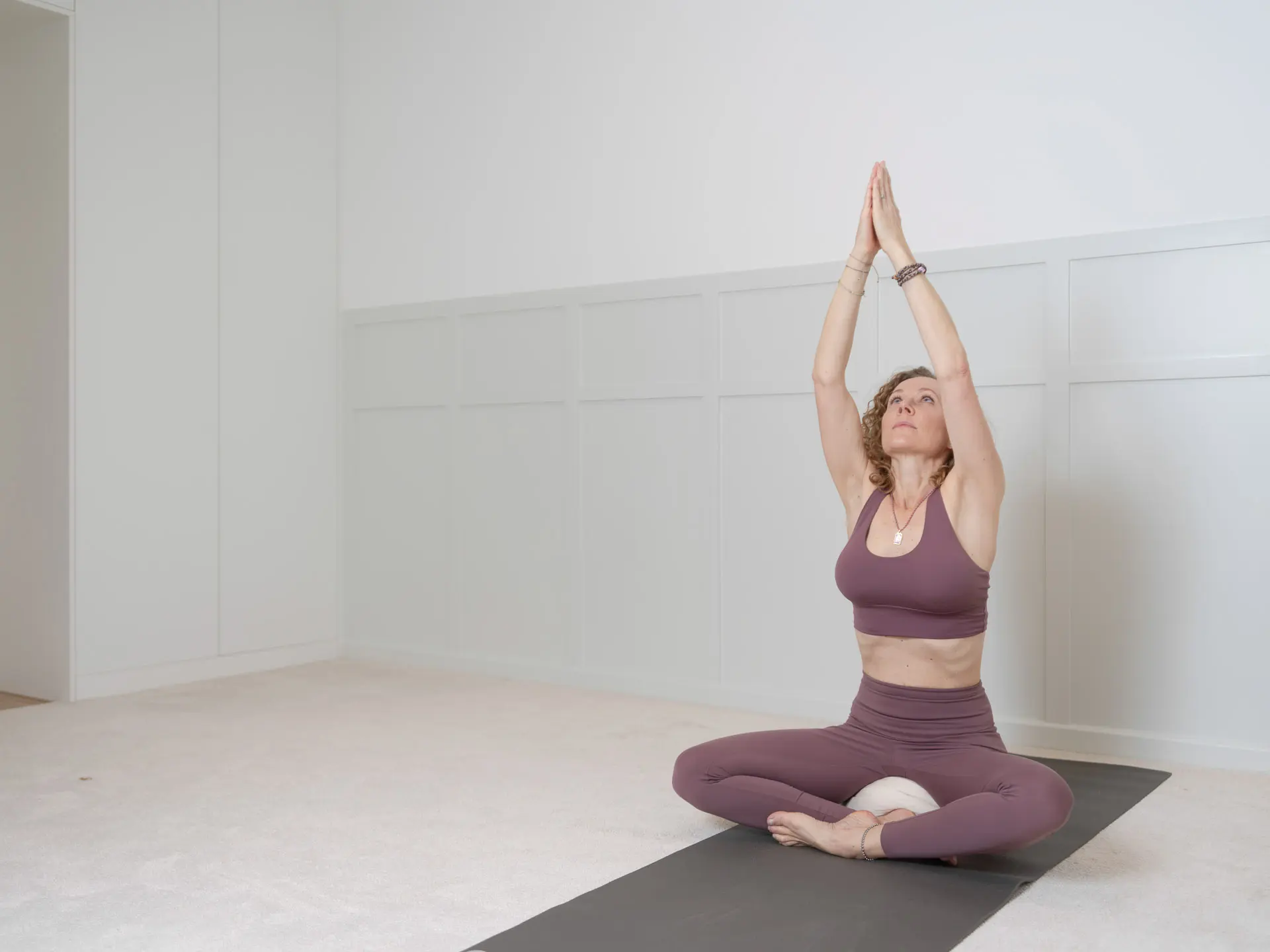 Sandra Schoeneis Yoga in Düsseldorf-Pempelfort